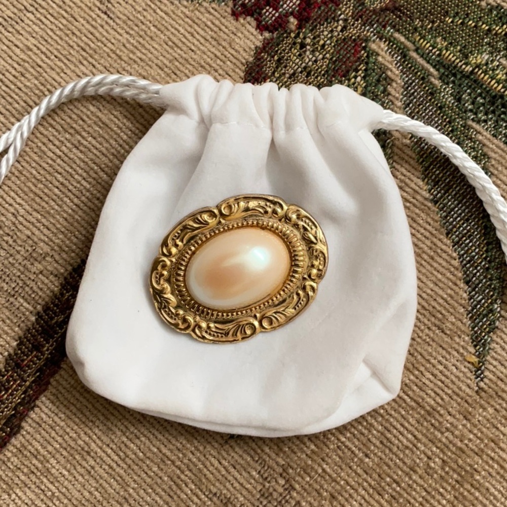Signed Miriam Haskell Oval Brooch 1950’s